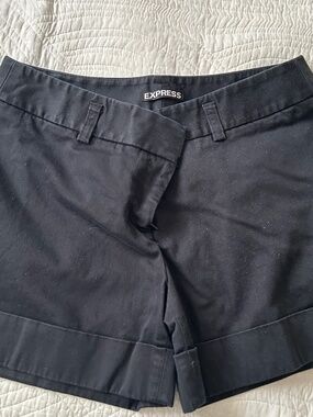 Express Women’s Black cuffed shorts size 2